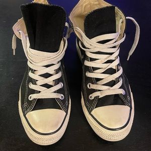 Converse women’s size 8